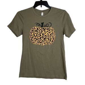 Bella + Canvas Women's Leopard Print Pumpkin Fall Short Sleeve T-Shirt Size M